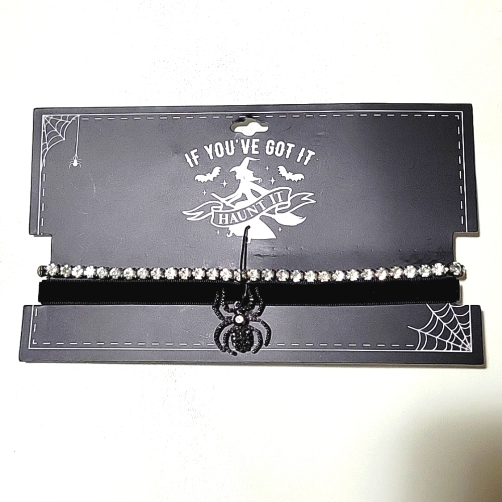 NWOT Spider Choker Set